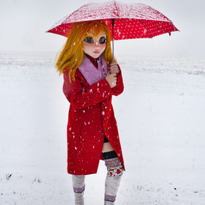 Yellow Hair/Red Coat/Umbrella/Snow